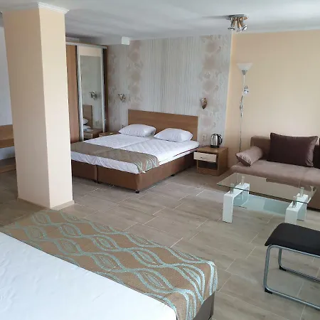 Diamond Hotel 3*